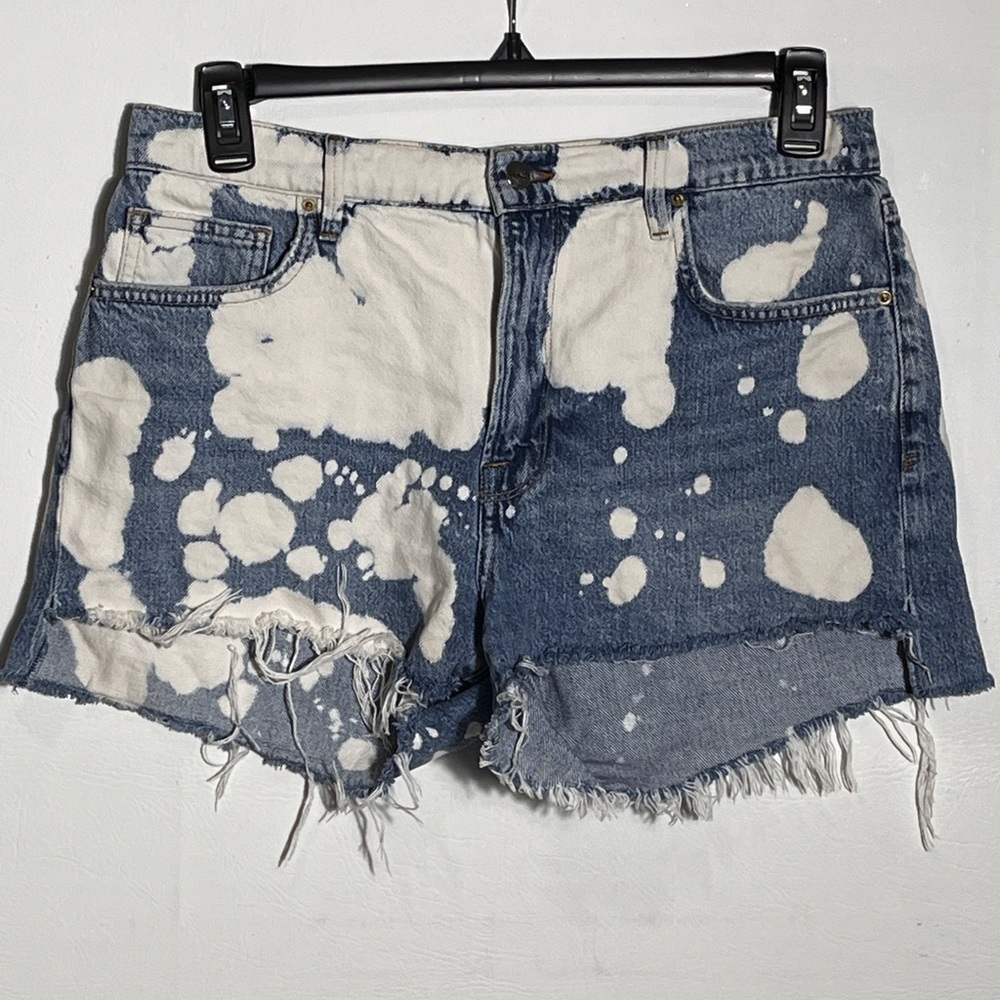 Frame Le Ultra Baggy Raw Hem Shorts In Baltic Splash 28